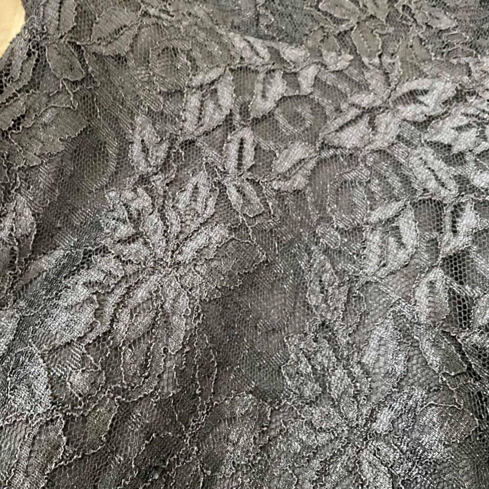 Tahari Petite V- Neck lace overlay fit n flare LBD Dress 4P Black sleeveless - Picture 8 of 11